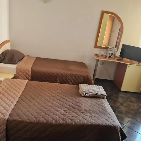 Guest house алми Almi 4*